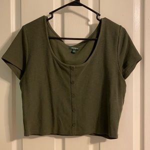 Cropped tee